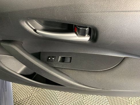 Used 2021 Toyota Corolla LE FWD image 38