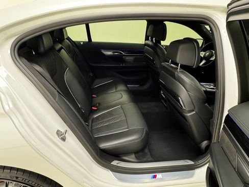 Used 2022 BMW 750i xDrive w/ Autobahn Package image 16