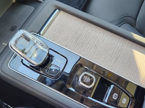 New 2026 Volvo XC90 B5 Core AWD/4WD image 11