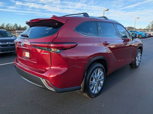 Used 2021 Toyota Highlander Limited image 4