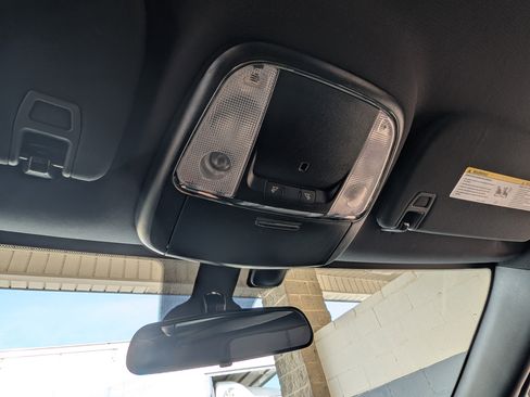 Used 2019 Jeep Grand Cherokee Laredo image 29