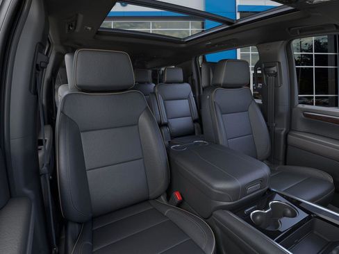 New 2026 Chevrolet Suburban Premier image 17