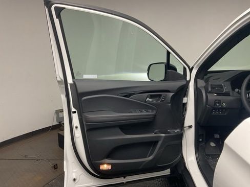 New 2026 Honda Ridgeline Black Edition image 9