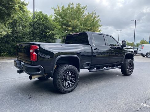 Used 2024 Chevrolet Silverado 3500 LT w/ Midnight Edition AWD/4WD image 9