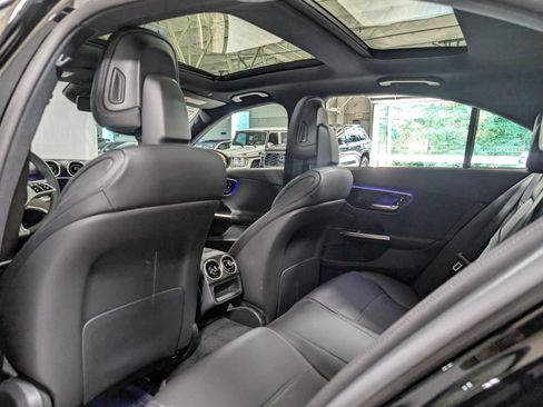 Used 2025 Mercedes-Benz C 300 4MATIC Sedan image 21