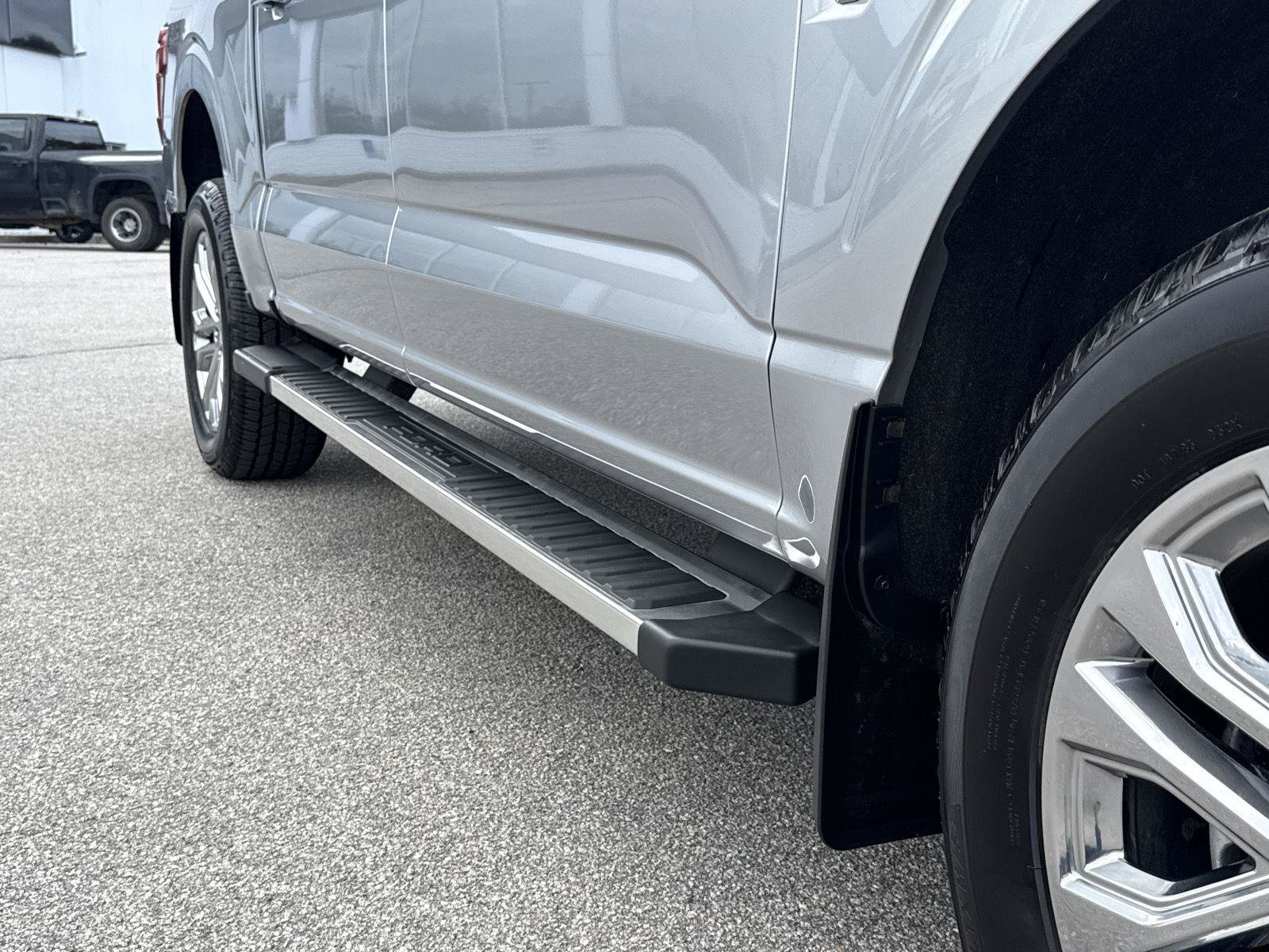 Used 2025 Ford F150 Lariat w/ Equipment Group 502A High AWD/4WD image 15