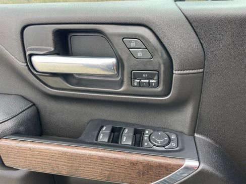 Used 2023 GMC Sierra 3500 Denali image 29