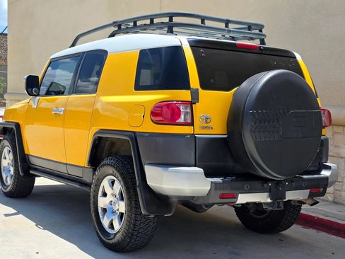 Used 2007 Toyota FJ Cruiser 4WD image 6