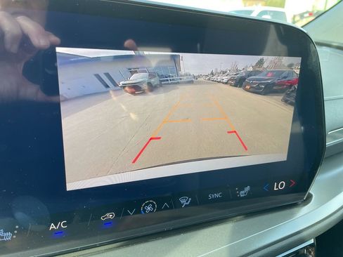 New 2026 Chevrolet Traverse LT image 10