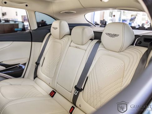 Used 2021 Aston Martin DBX AWD/4WD image 34