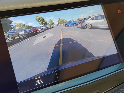 Certified 2022 Cadillac XT6 Premium Luxury w/ LPO, Floor Liner Package AWD/4WD image 40