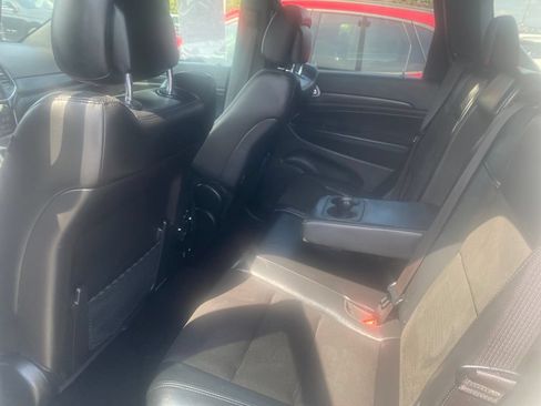 Used 2021 Jeep Grand Cherokee Laredo X AWD/4WD image 24