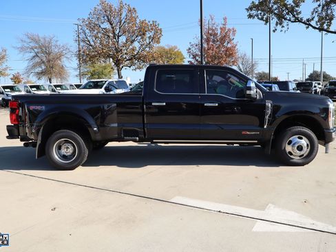 Certified 2024 Ford F350 Platinum image 2