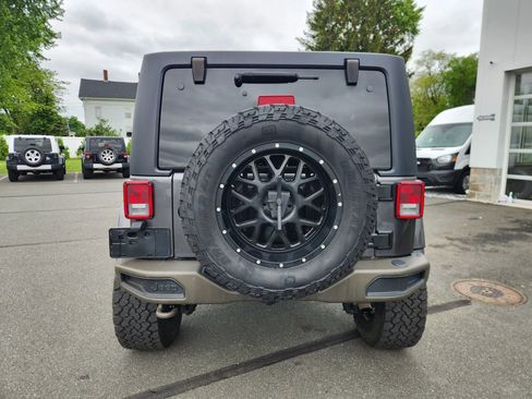 Used 2016 Jeep Wrangler Unlimited Sahara image 12