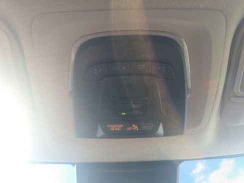 Used 2025 Toyota Corolla LE image 24