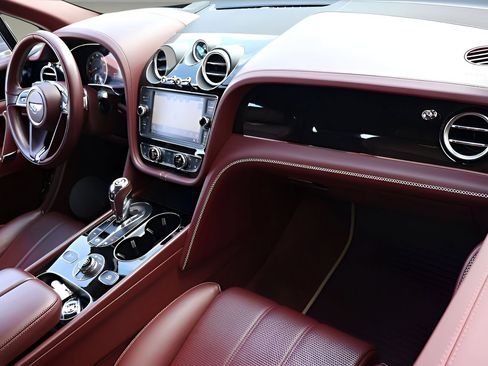 Used 2020 Bentley Bentayga AWD/4WD image 2