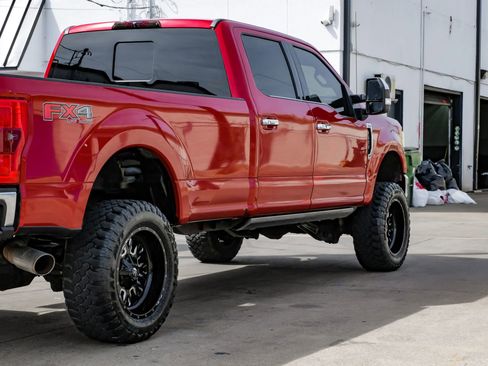 Used 2017 Ford F250 Platinum w/ Platinum Ultimate Package image 7