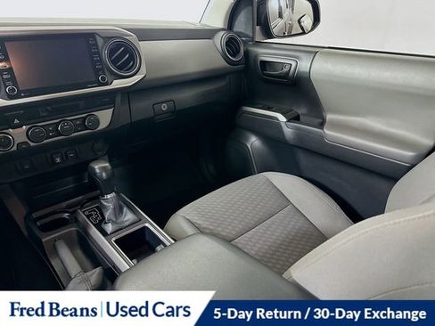 Used 2022 Toyota Tacoma SR5 AWD/4WD image 23