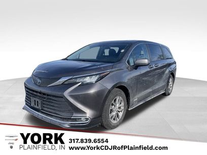 Used 2021 Toyota Sienna XLE
