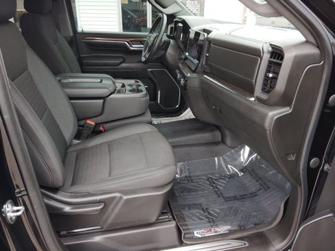 Used 2023 Chevrolet Silverado 1500 LT AWD/4WD image 34