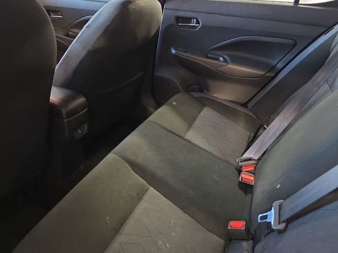 Used 2025 Nissan Versa SV FWD image 5
