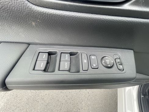 Used 2024 Honda CR-V EX image 16