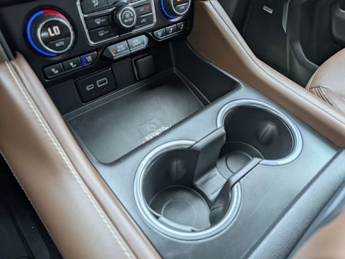 Used 2024 Chevrolet Tahoe High Country image 18