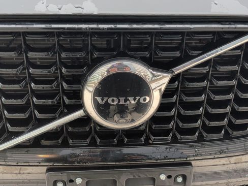 Used 2025 Volvo XC60 B5 Plus image 12