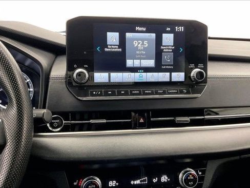 Used 2023 Mitsubishi Outlander 4WD Plug-In Hybrid image 5