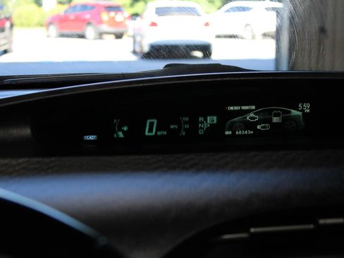 Used 2012 Toyota Prius Four FWD image 11