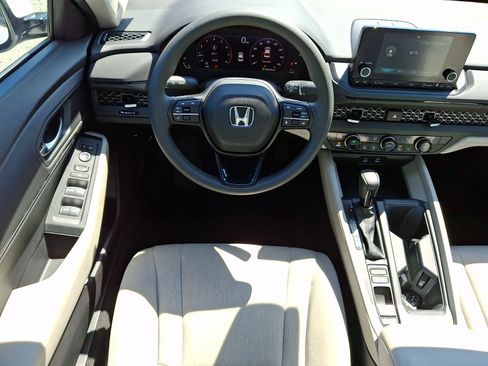 Used 2024 Honda Accord EX image 11