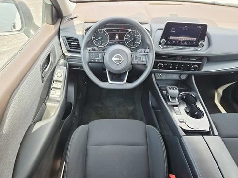 Used 2023 Nissan Rogue S FWD image 7