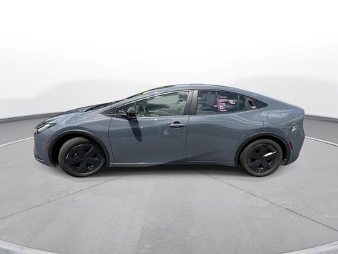 Used 2023 Toyota Prius LE FWD image 18