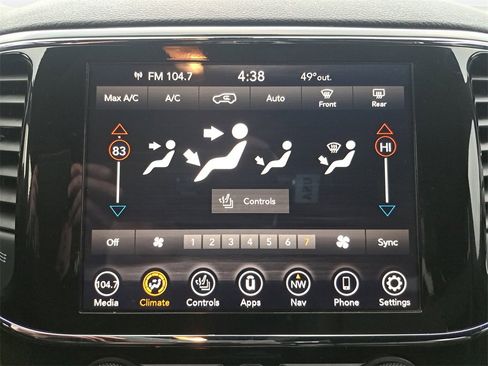 Certified 2022 Jeep Grand Cherokee Laredo X image 24