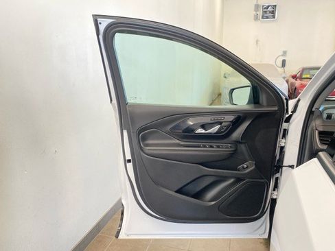 Used 2023 GMC Terrain AT4 AWD/4WD image 15