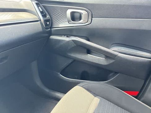 Used 2021 Kia Sorento LX FWD image 31