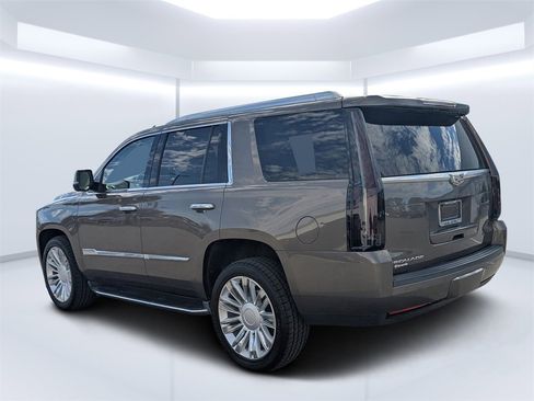 Used 2016 Cadillac Escalade Luxury image 5