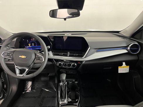 New 2026 Chevrolet Trax LT image 14