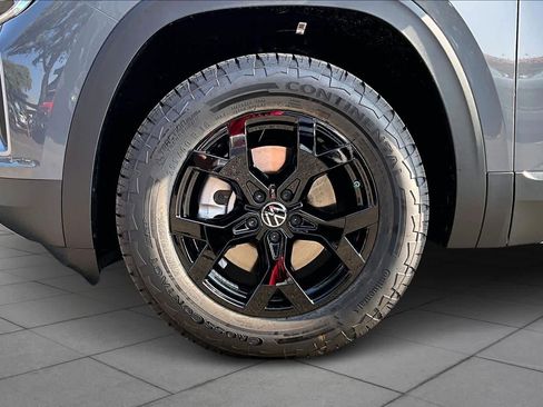 New 2026 Volkswagen Atlas Peak Edition image 11