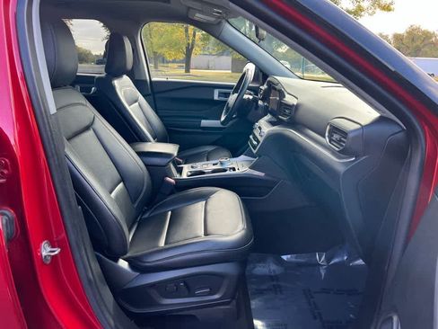 Used 2020 Ford Explorer XLT w/ Equipment Group 202A image 23