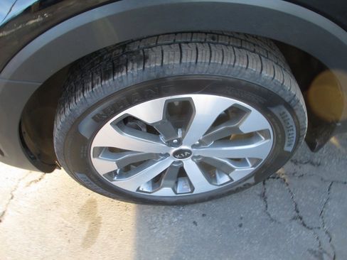 Used 2021 Kia Telluride EX w/ EX Premium Package image 12