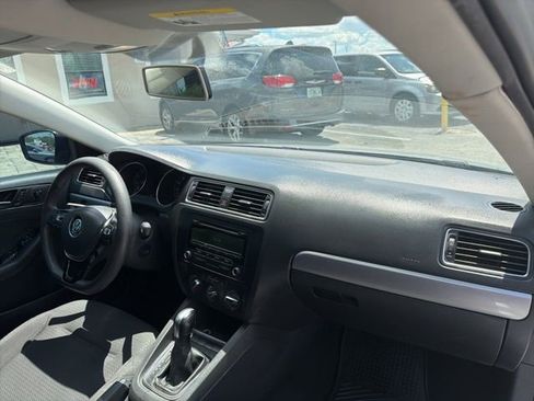 Used 2015 Volkswagen Jetta SE FWD image 10