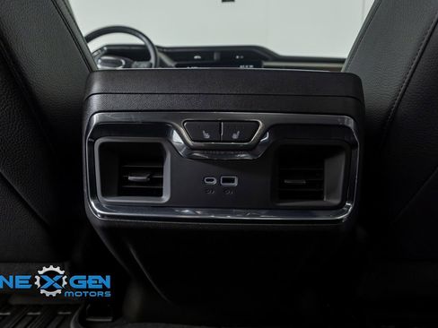 Used 2025 GMC Sierra 1500 Denali w/ Technology Package AWD/4WD image 31