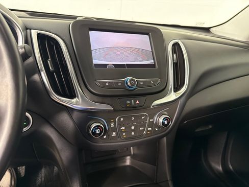 Used 2022 Chevrolet Equinox LT FWD image 16