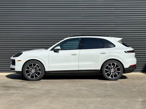 Certified 2026 Porsche Cayenne AWD/4WD image 2