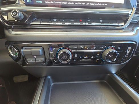 Used 2026 Chevrolet Silverado 3500 LTZ w/ LTZ Convenience Package AWD/4WD image 18