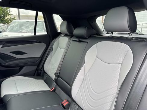 New 2026 Volkswagen Tiguan SE R-Line FWD image 12