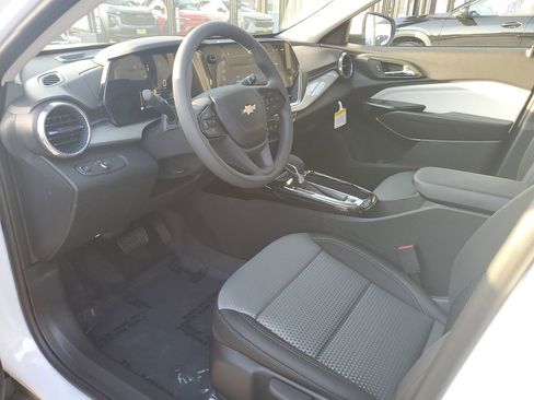 New 2026 Chevrolet Trax LT image 18