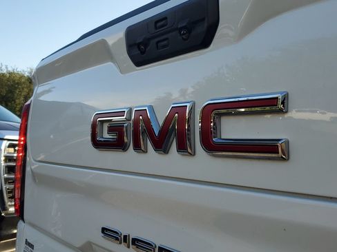 Used 2025 GMC Sierra 1500 SLT RWD image 6