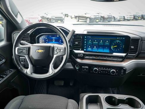 Used 2024 Chevrolet Silverado 1500 LT AWD/4WD image 28